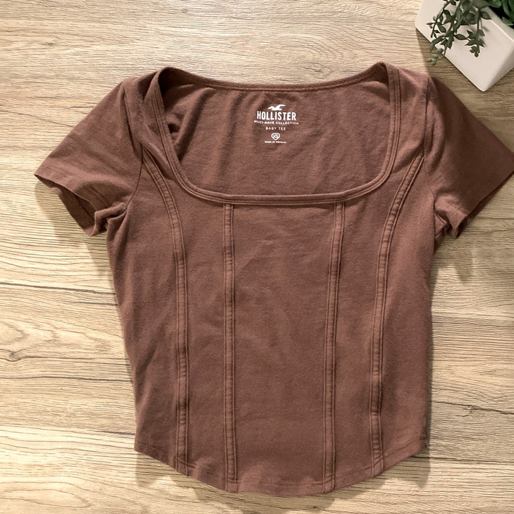 Hollister | Baby Tee